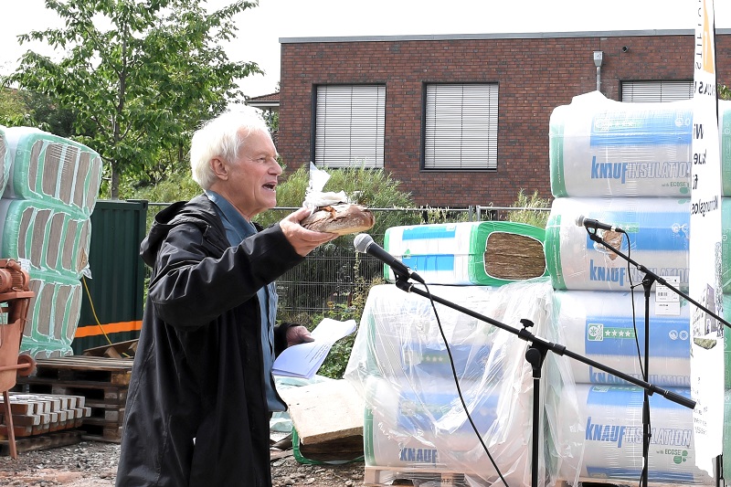 mot_housing-first_richtfest_Eckart-Güldenberg_Stiftung-Ein-Zuhause (7).jpg