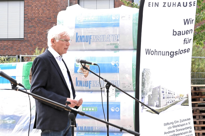 mot_housing-first_richtfest_Kay-Marlow_architekten-mosaik (8).jpg